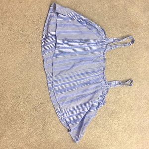 A semi cropped flow top.